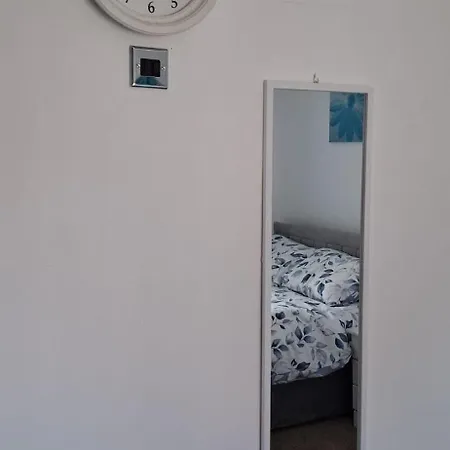 Holiday home Modern 3 Bedroom 2 Bathroom Free Wifi Location