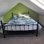 بيت للعطل Modern 3 Bedroom 2 Bathroom Free Wifi Location مدليسبره