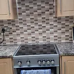 Modern 3 Bedroom 2 Bathroom Free Wifi Location بيت للعطل *