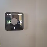 بيت للعطل Modern 3 Bedroom 2 Bathroom Free Wifi Location *