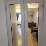 Modern 3 Bedroom 2 Bathroom Free Wifi Location مدليسبره