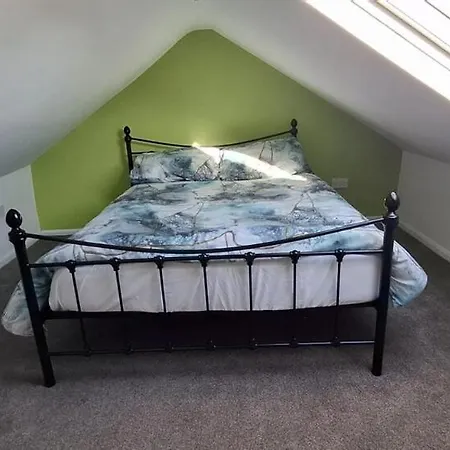 펜션 Modern 3 Bedroom 2 Bathroom Free Wifi Location 미들즈브러