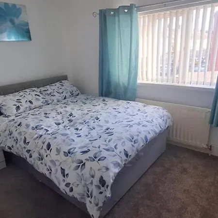 Modern 3 Bedroom 2 Bathroom Free Wifi Location 펜션 *