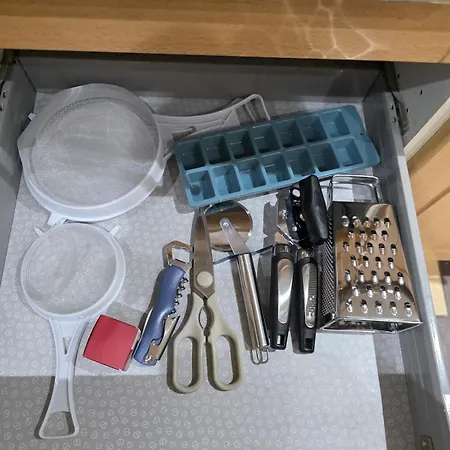 Modern 3 Bedroom 2 Bathroom Free Wifi Location 펜션