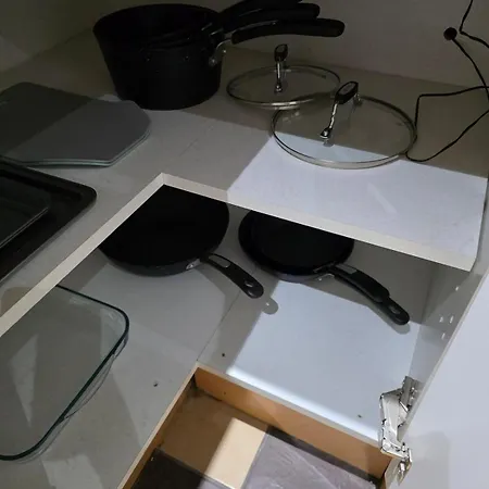 Modern 3 Bedroom 2 Bathroom Free Wifi Location