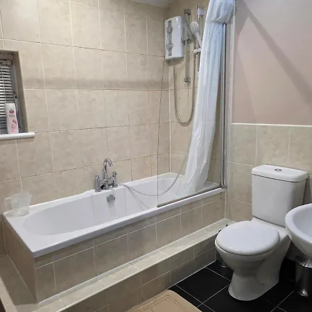 Modern 3 Bedroom 2 Bathroom Free Wifi Location Μίντλεσμπρο